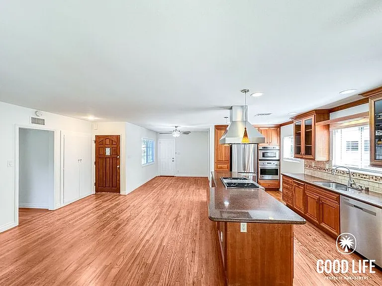 1770 W Chateau Ave — Photo 5