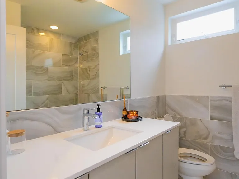 620 10th Ave E #620E — Photo 16