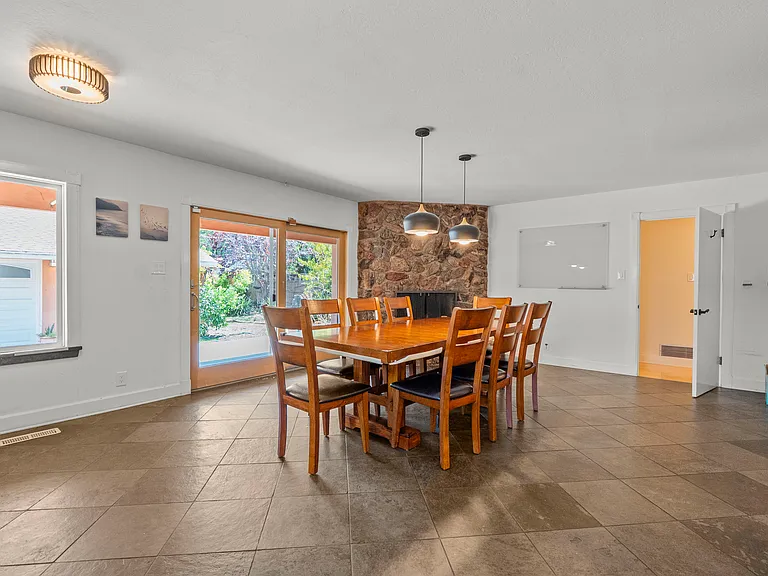 1742 Naglee Ave — Photo 24