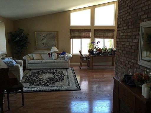 3rd image of 292 Spindlewood Ave
