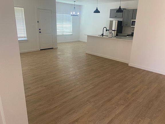 living dining kitchen_08042023