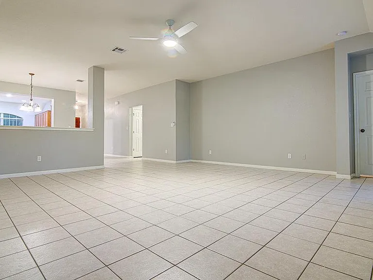 7705 Pebble Creek Dr — Photo 12