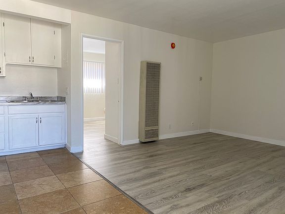 4th image of 8712 Parthenia Pl