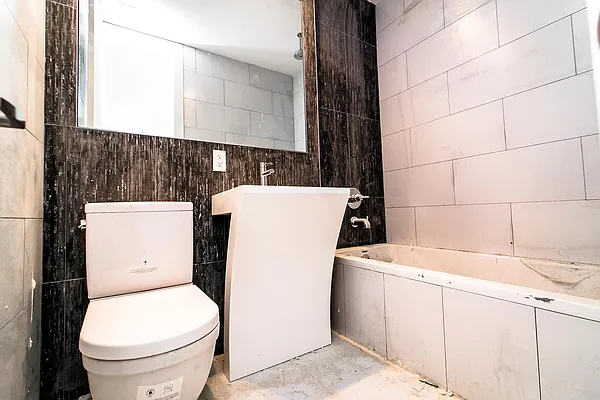 Rented by Nooklyn NYC LLC | media 18