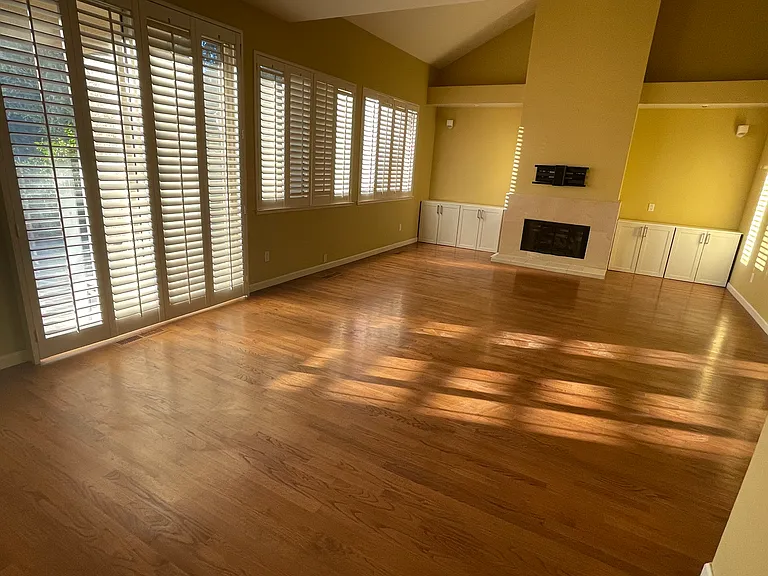 2140 Canyon Lakes Dr — Photo 2