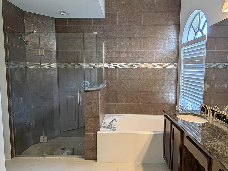 3462 Foxcroft Cir — Photo 26