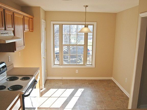 5th image of 2133 Drummond Dr