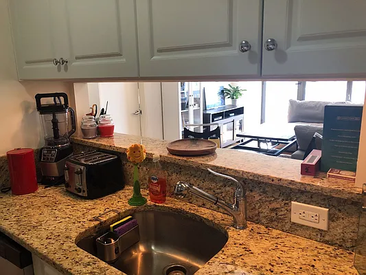 Rented by Kian Realty | media 23