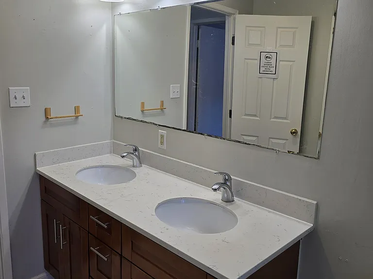 1421 Benton St #D — Photo 3