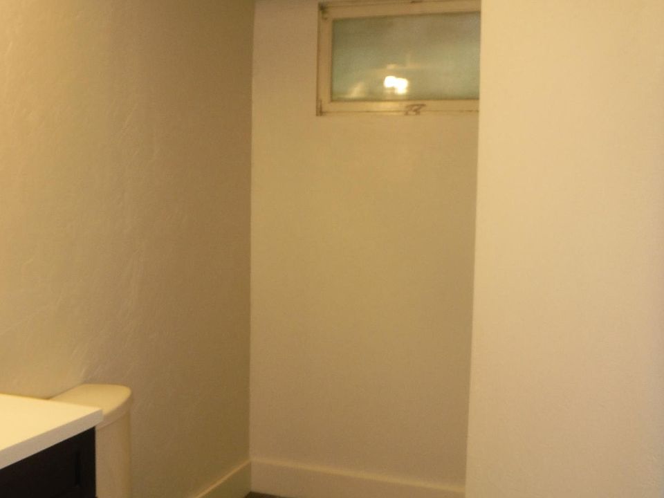 2nd image of 1310 S 6th Ave APT B