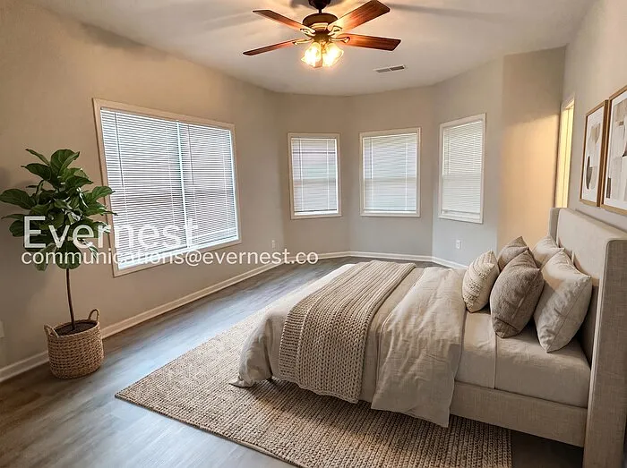 295 Sterling St SE — Photo 3