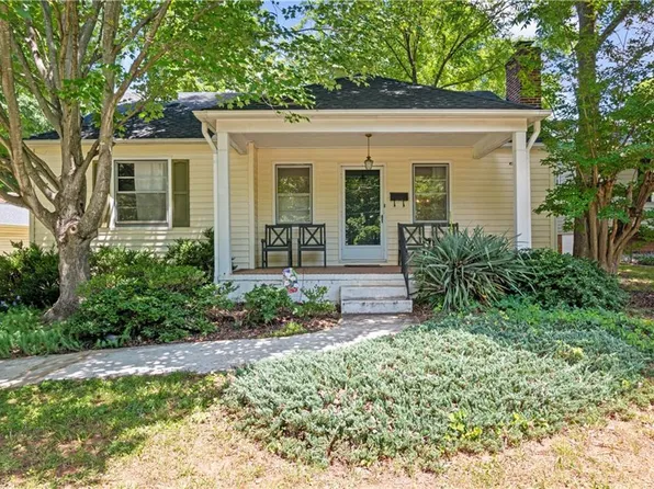 2379 Parkway Dr, Winston Salem, NC 27103