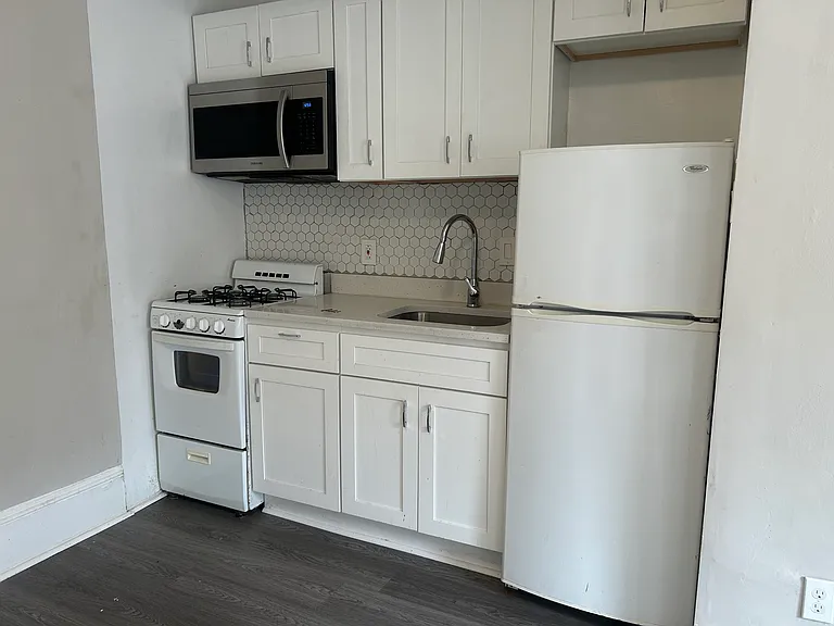 501 N 35th St #3 — Photo 9