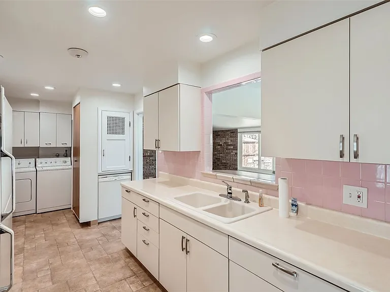 2732 S Garfield St — Photo 19