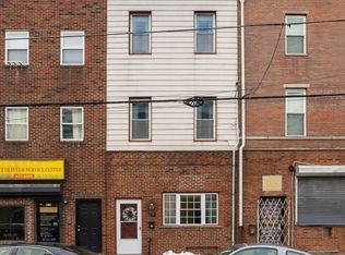 902 S 8th St, Philadelphia, PA 19147