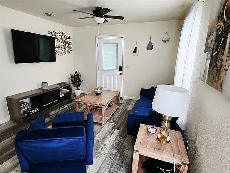215 N Polaris St — Photo 3