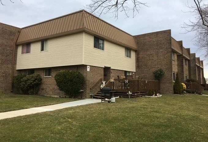 2nd image of 812 Marshall Ct