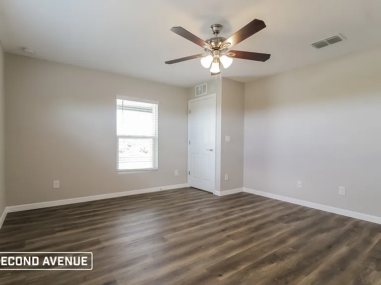 437 Reading St — Photo 15