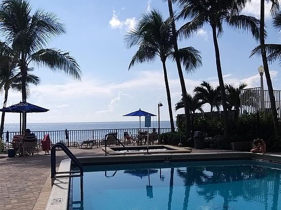5th image of 3800 Galt Ocean Dr APT 315