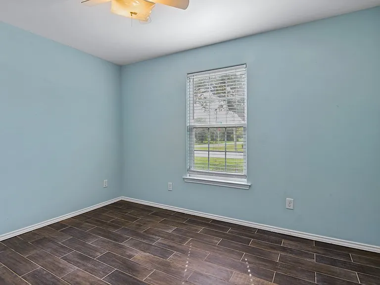 102 Pecan Harbor St — Photo 19