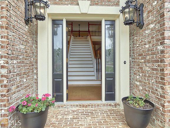 4th image of 402 Abbey Springs Way