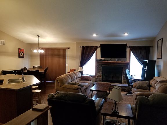 3rd image of 200 Steamboat Dr