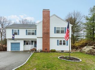 2 Mosher Rd, Lynn, MA 01904