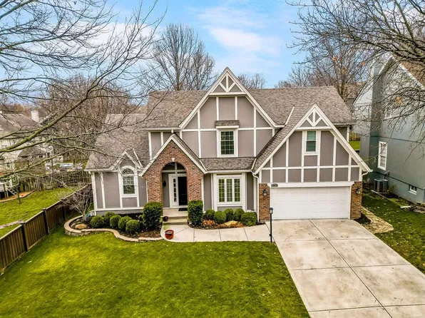 12918 Connell St, Overland Park, KS 66213