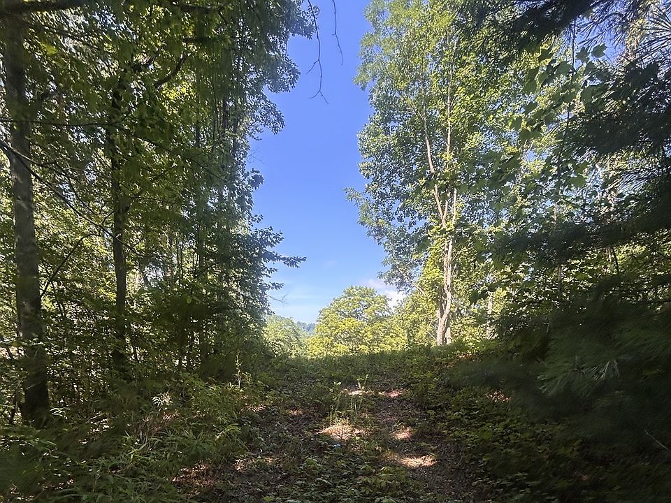 2nd image of 2420 Balltown Rd