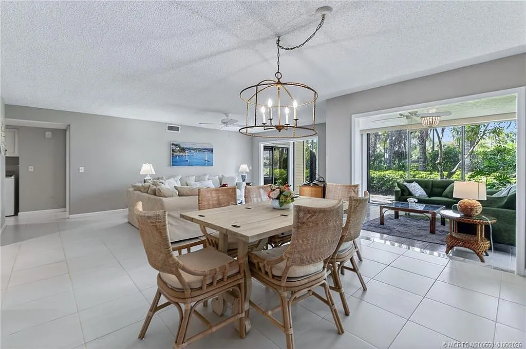 2 bed, 2.0 bath, 1358 sqft, $7,500 — Photo 1