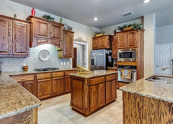 5th image of 1444 Blue Lake Dr