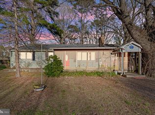 180 Rolando Dr, Colonial Beach, VA 22443