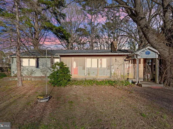 180 Rolando Dr, Colonial Beach, VA 22443