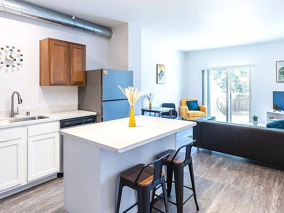5th image of 725-755 Wilson St #207B