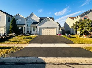 166 Horizon Cir, Carol Stream, IL 60188