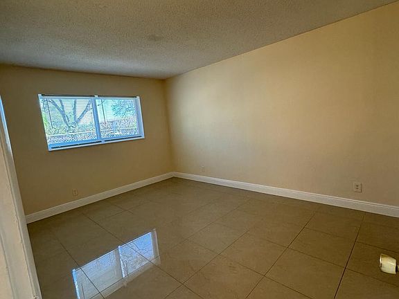 5th image of 3300 NE 10th Terrace #19
