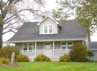 21912 Lincoln Rd, Sterling, IL 61081