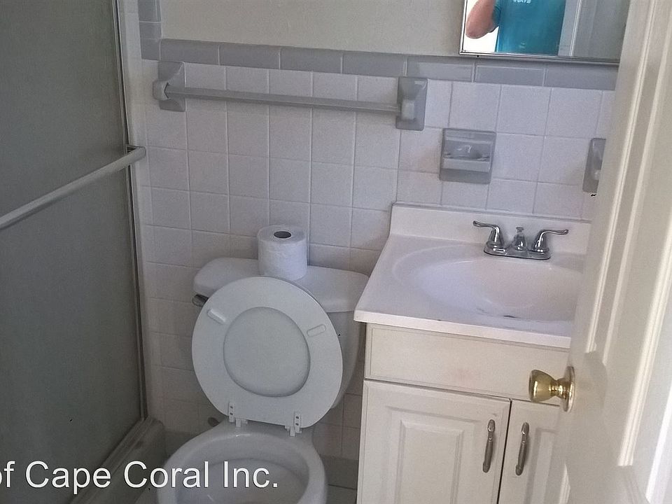 2nd image of 4802 Manor Ct APT 4