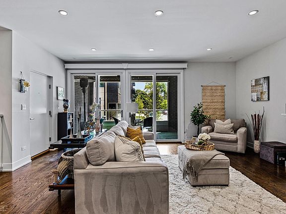 3rd image of 2724 W Armitage Ave #1W
