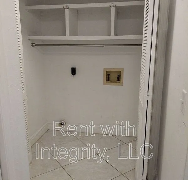 156C Locke St — Photo 16