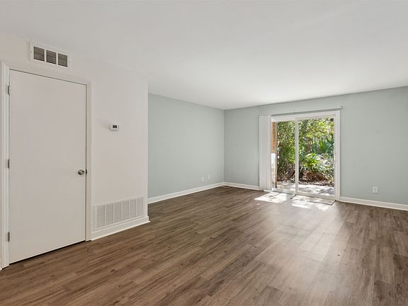 4th image of 123 Hirth Rd APT 1103