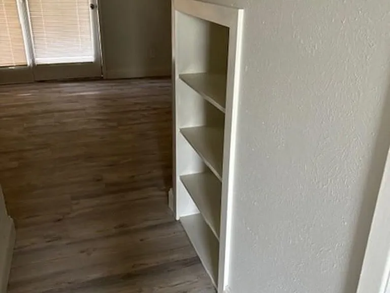 2729 Hurstview Dr — Photo 24