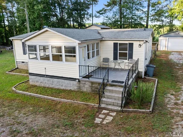 611 Hawthorne Dr, Bracey, VA 23919
