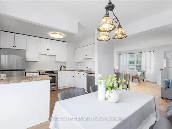 63 Ferris Ln #B11, Barrie, ON L4M 5C4