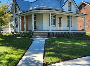 703 N Main St, Elkader, IA 52043