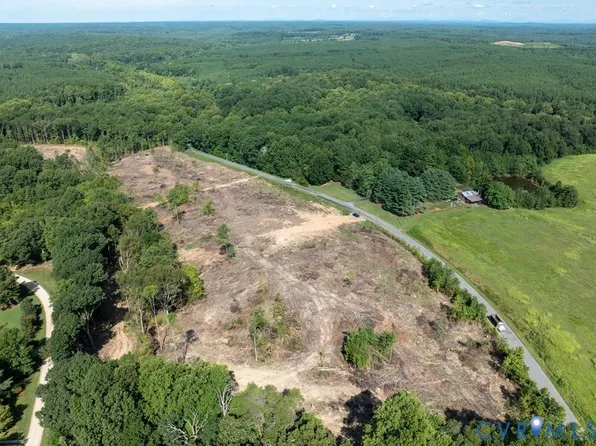 648 Hardtimes Rd #1, Farmville, VA 23901