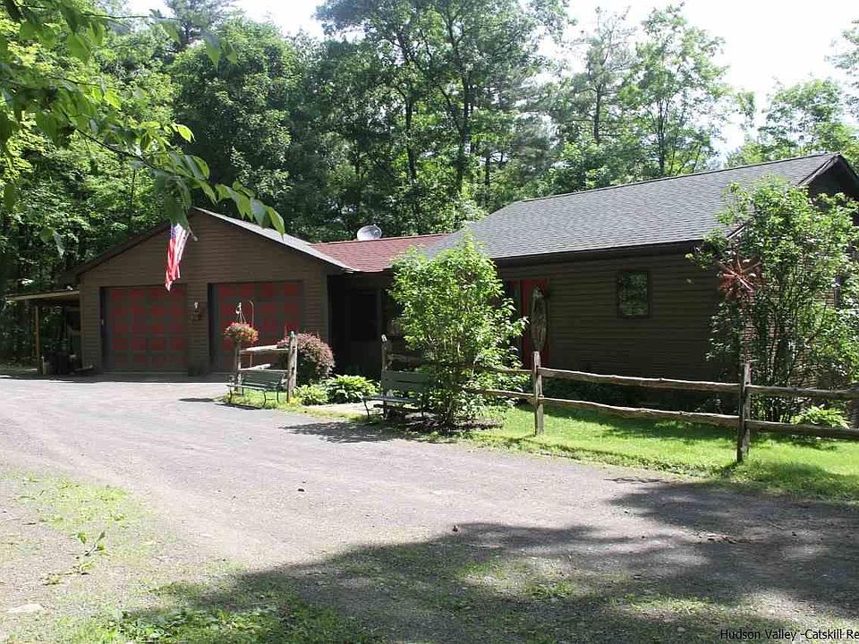 1st image of 43 Megan Dr