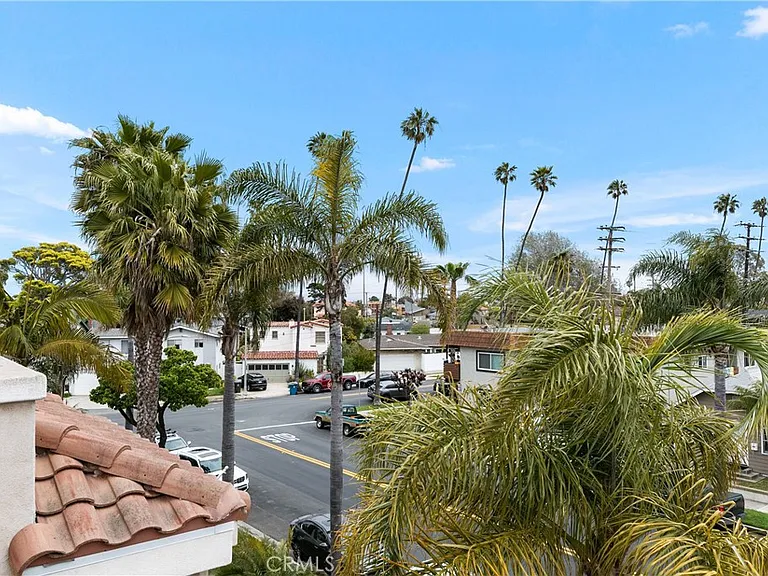617 8th St — Photo 41