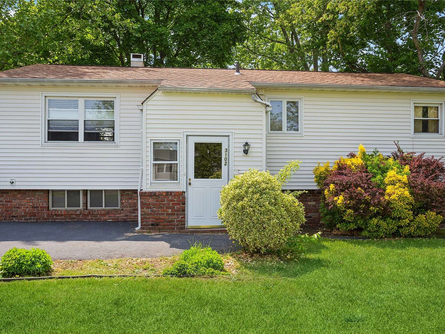 3102 Sipp Avenue, Medford, NY 11763 Zillow