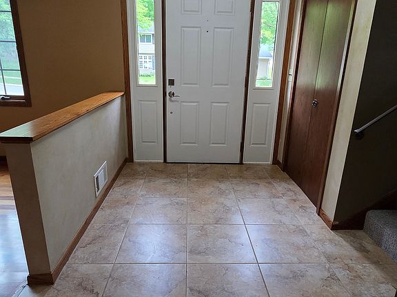 2nd image of 703 Northern Hills Dr NE